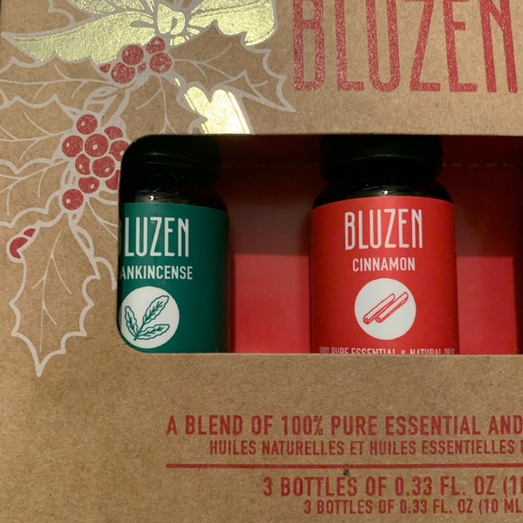 BWT BLUZEN Mistletoe Kiss π Set of 3 Essential and Natural Oils - Picture 3 of 4